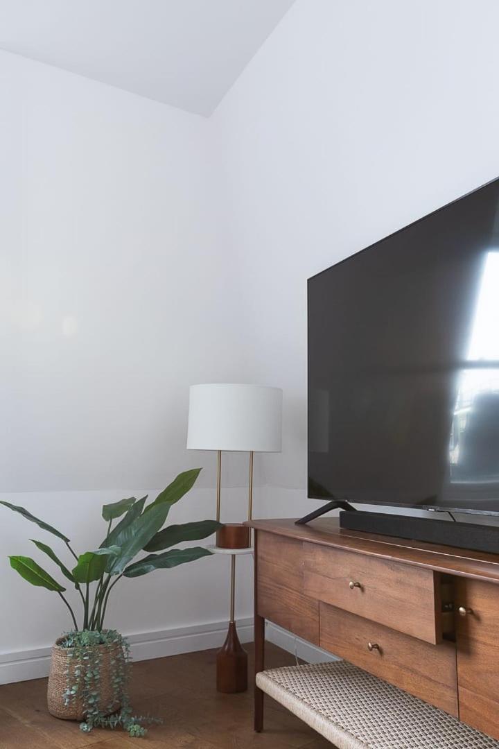 Stunning 2 Bedroom Duplex In Holborn Appartamento *